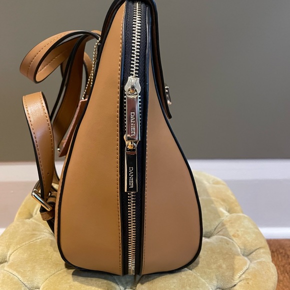 Danier leather knapsack purse (NWOT) - Picture 2 of 9